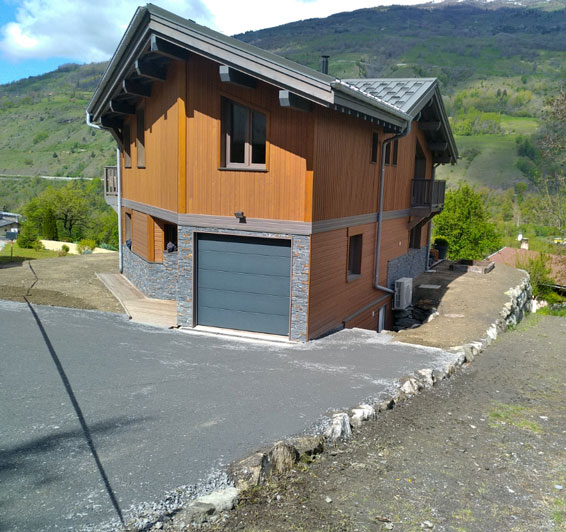 Aménagement extérieur d'une maison sur Hauteville-Gondon