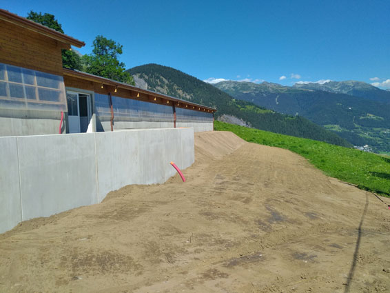 Photo de fin de chantier d'une étable.